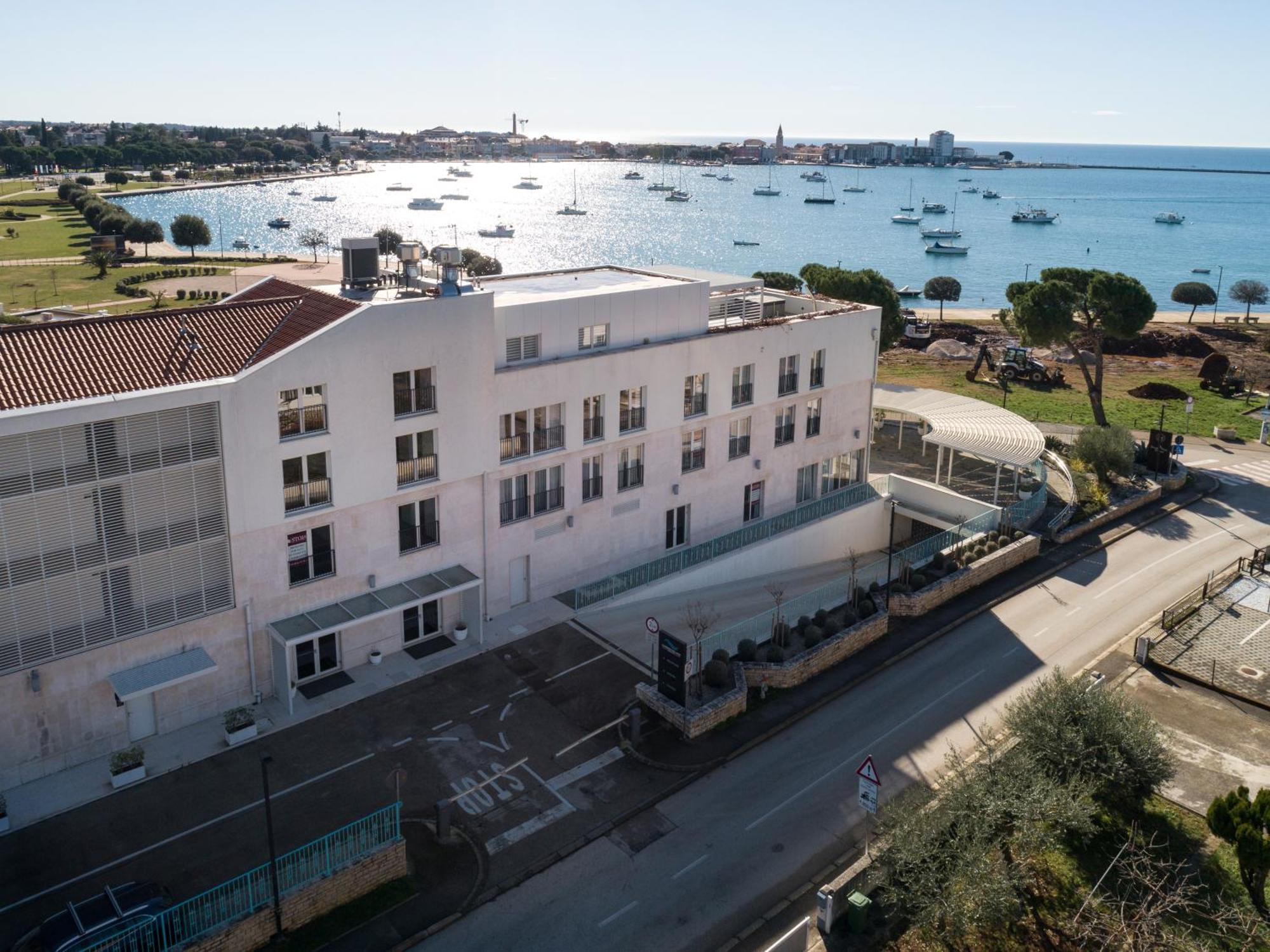 Humagum Sea View Apartment - Garden Palace Umag Exteriör bild