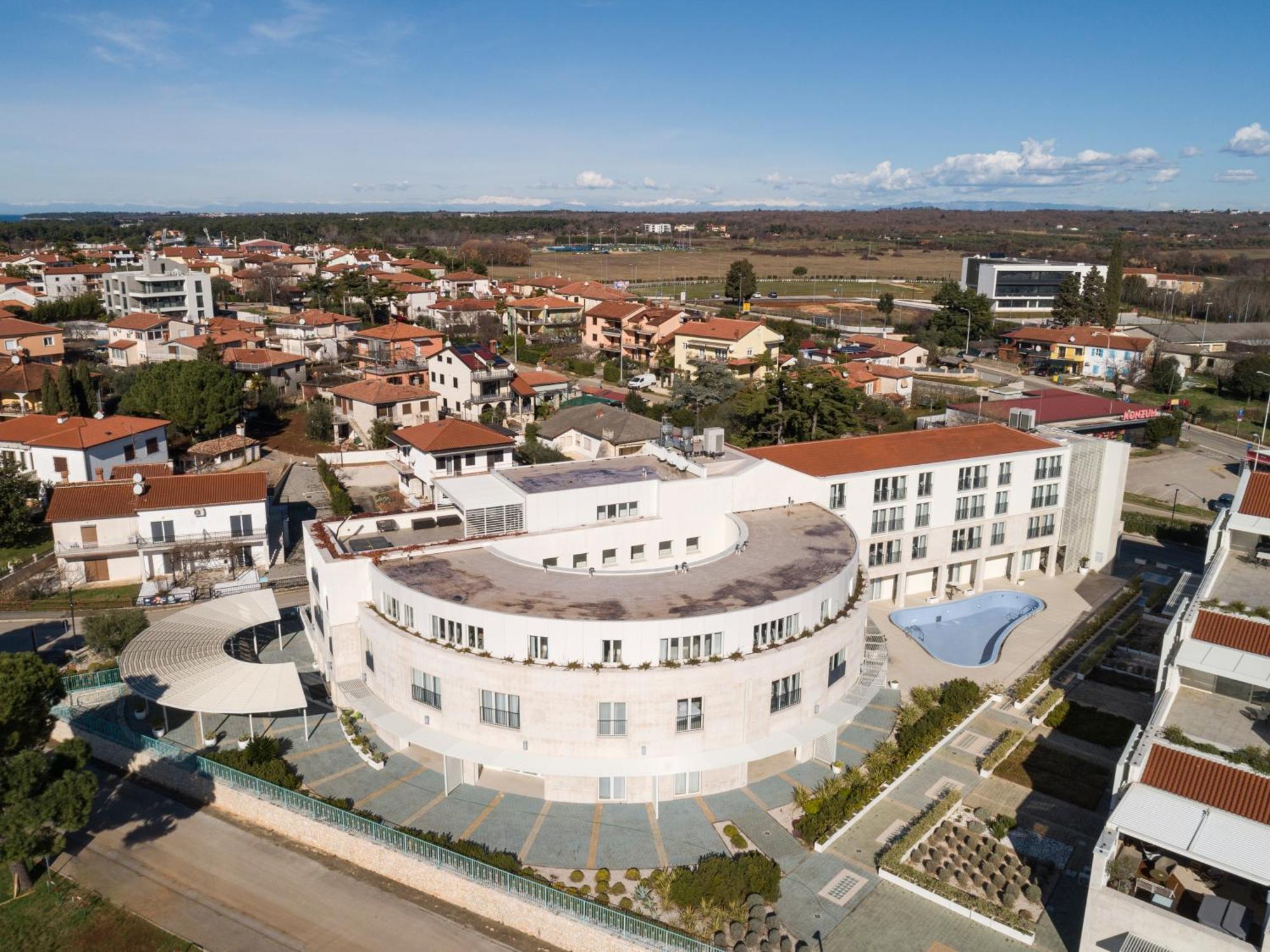 Humagum Sea View Apartment - Garden Palace Umag Exteriör bild