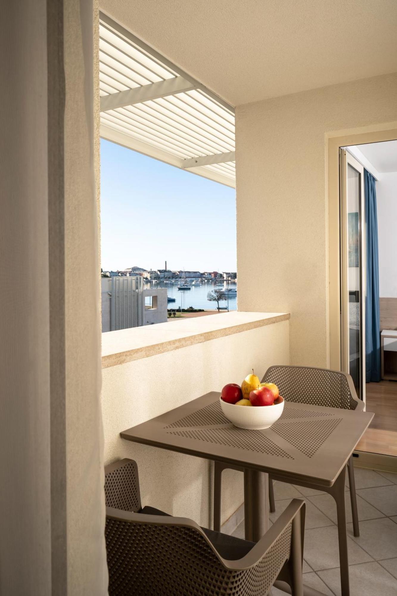 Humagum Sea View Apartment - Garden Palace Umag Exteriör bild