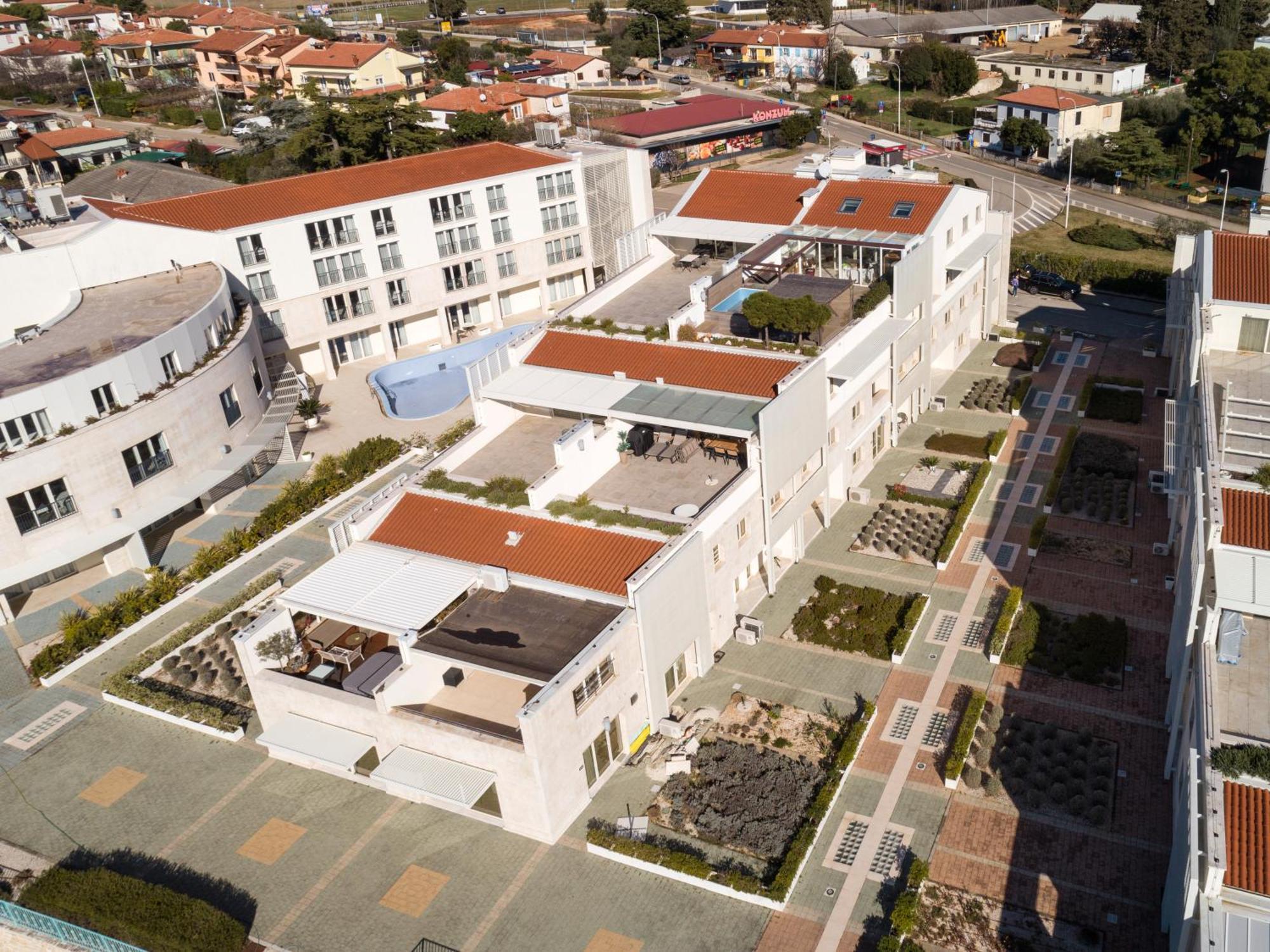 Humagum Sea View Apartment - Garden Palace Umag Exteriör bild