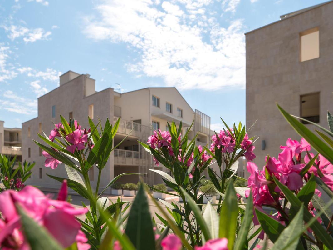 Humagum Sea View Apartment - Garden Palace Umag Exteriör bild