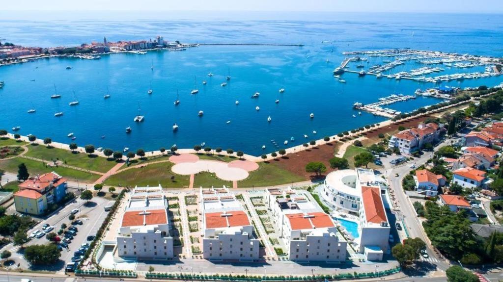 Humagum Sea View Apartment - Garden Palace Umag Exteriör bild